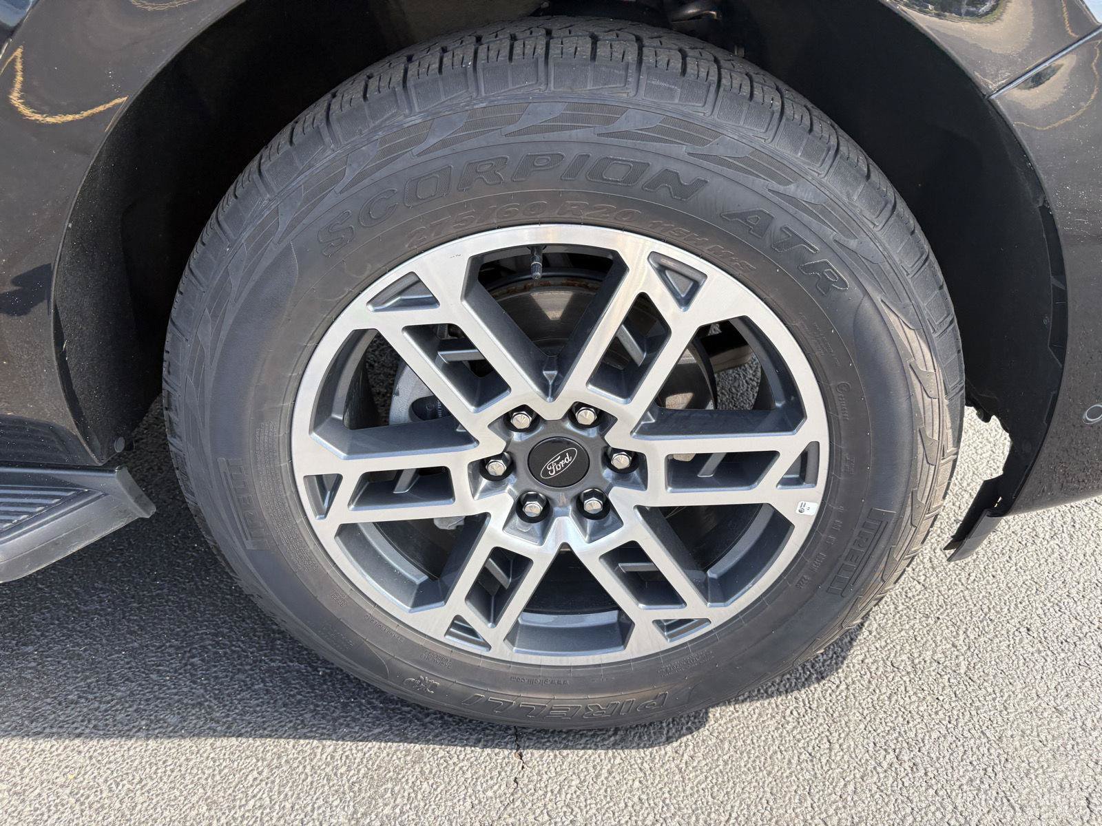 Used 2025 Ford Expedition Active AWD/4WD image 27
