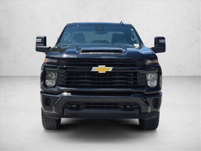 Used 2025 Chevrolet Silverado 2500 Custom AWD/4WD image 2