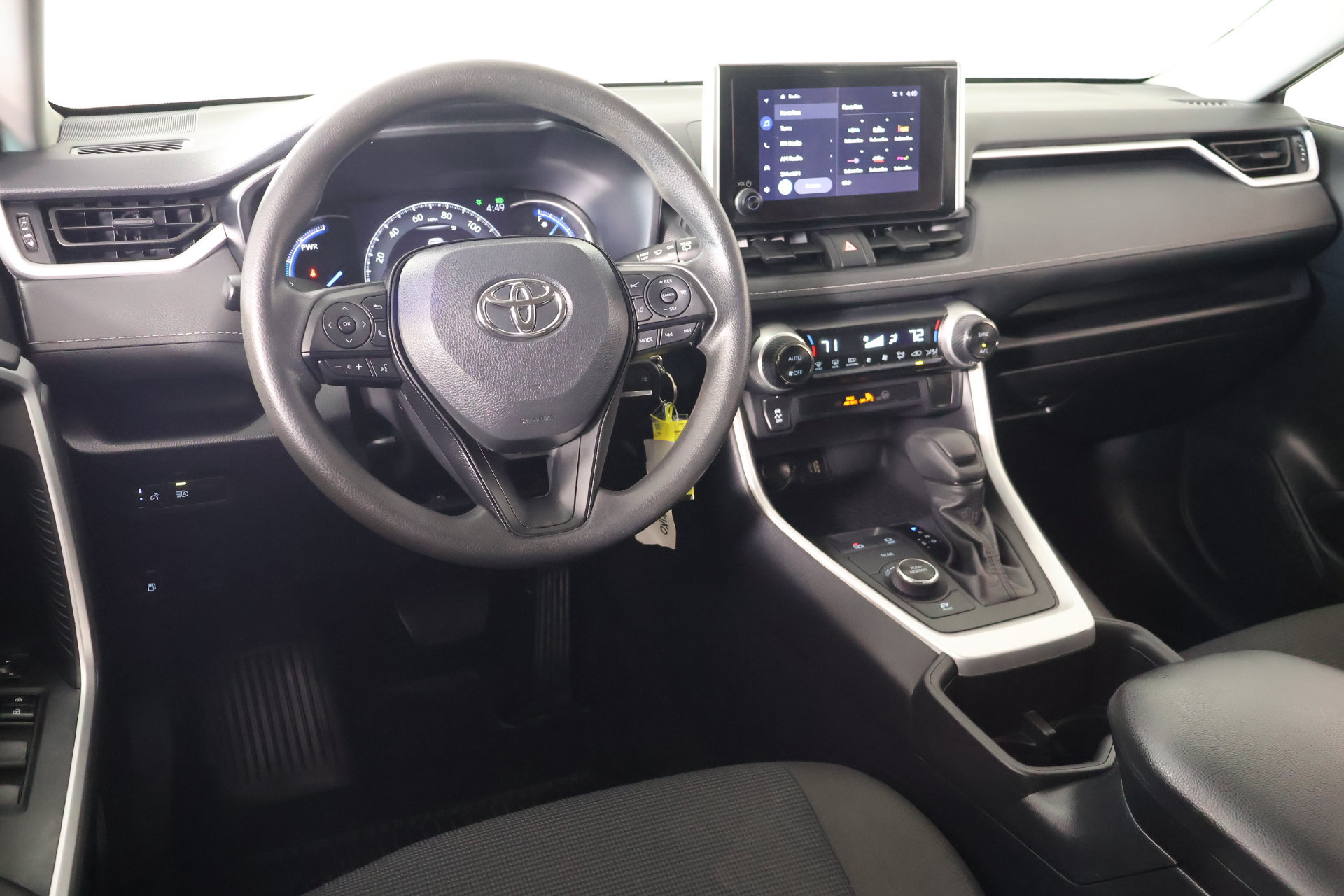 Used 2024 Toyota RAV4 LE AWD/4WD image 2