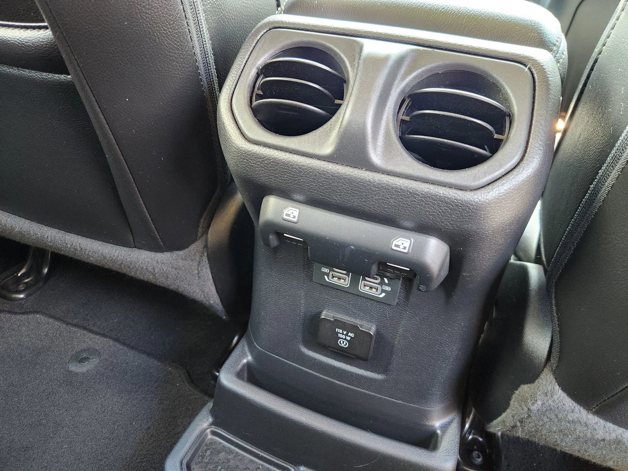 Used 2023 Jeep Wrangler Unlimited Sahara image 48