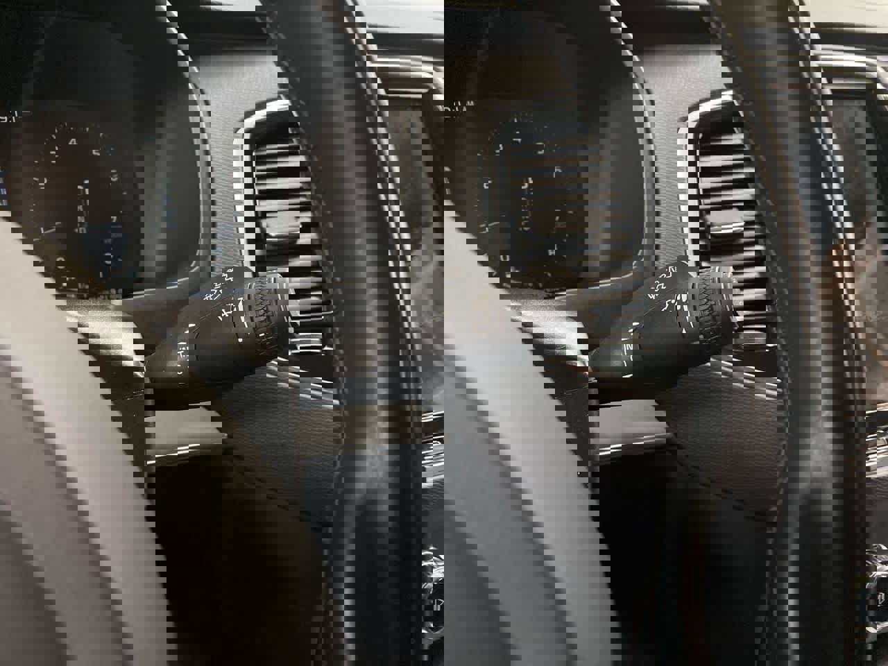 Used 2022 Volvo XC90 T5 Momentum image 24