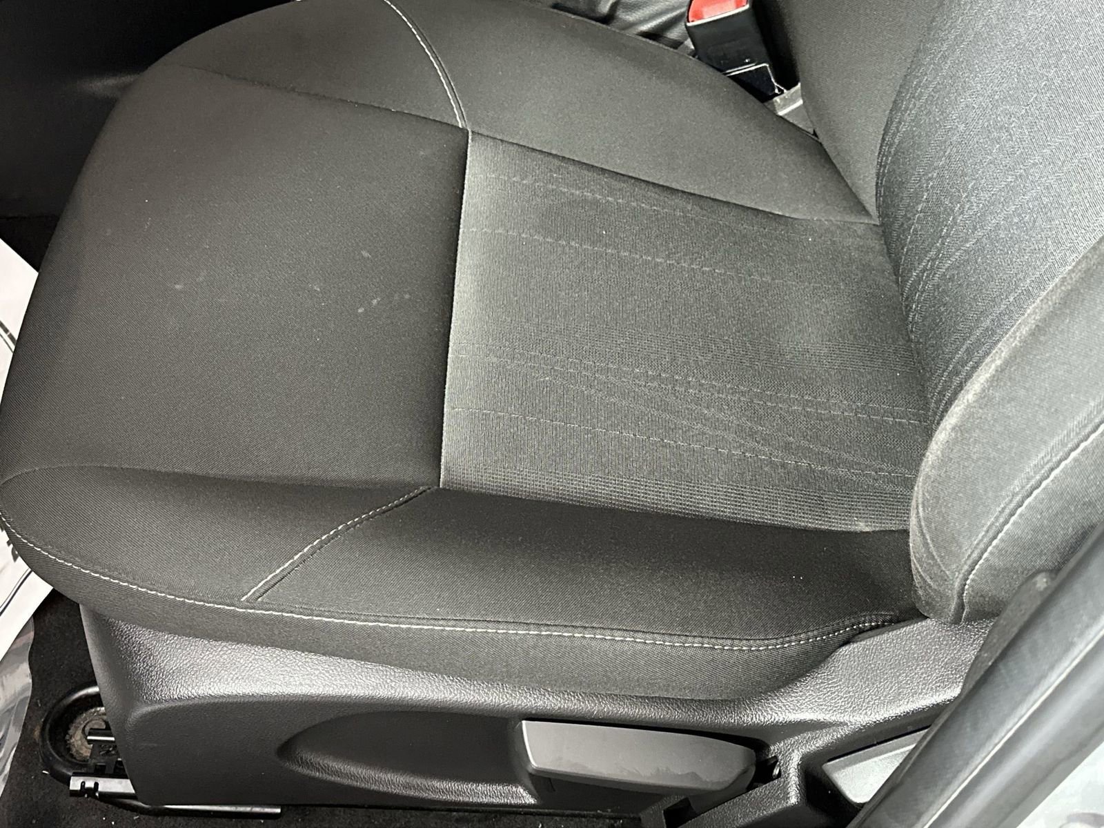Used 2018 Ford Focus SEL w/ Cold Weather Package image 12