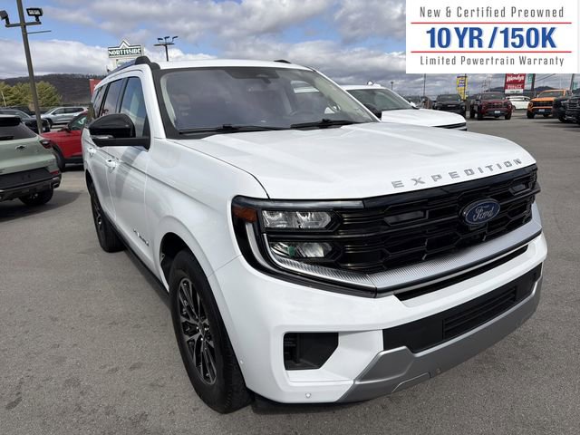 Used 2025 Ford Expedition Platinum image 3