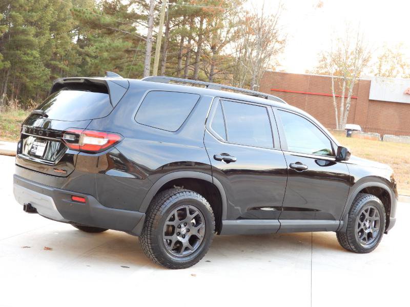 Used 2025 Honda Pilot TrailSport image 29
