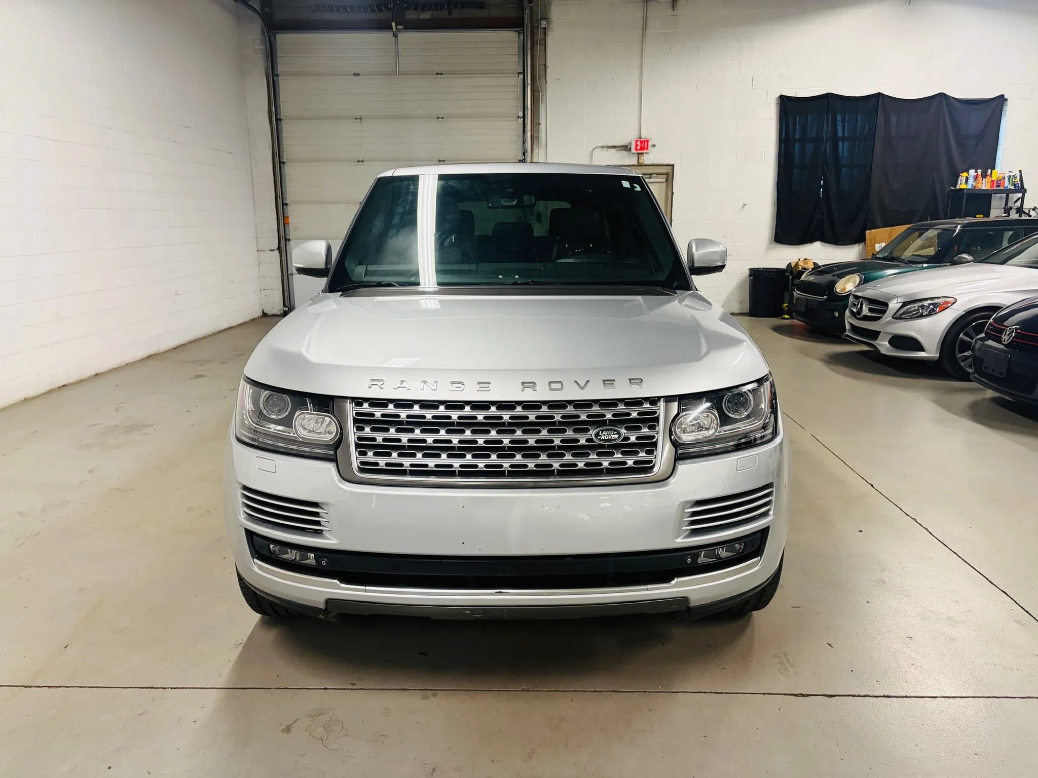 Used 2015 Land Rover Range Rover Supercharged AWD/4WD image 3