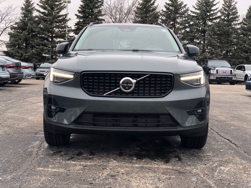 New 2026 Volvo XC40 B5 Plus w/ Protection Package Premier AWD/4WD image 2
