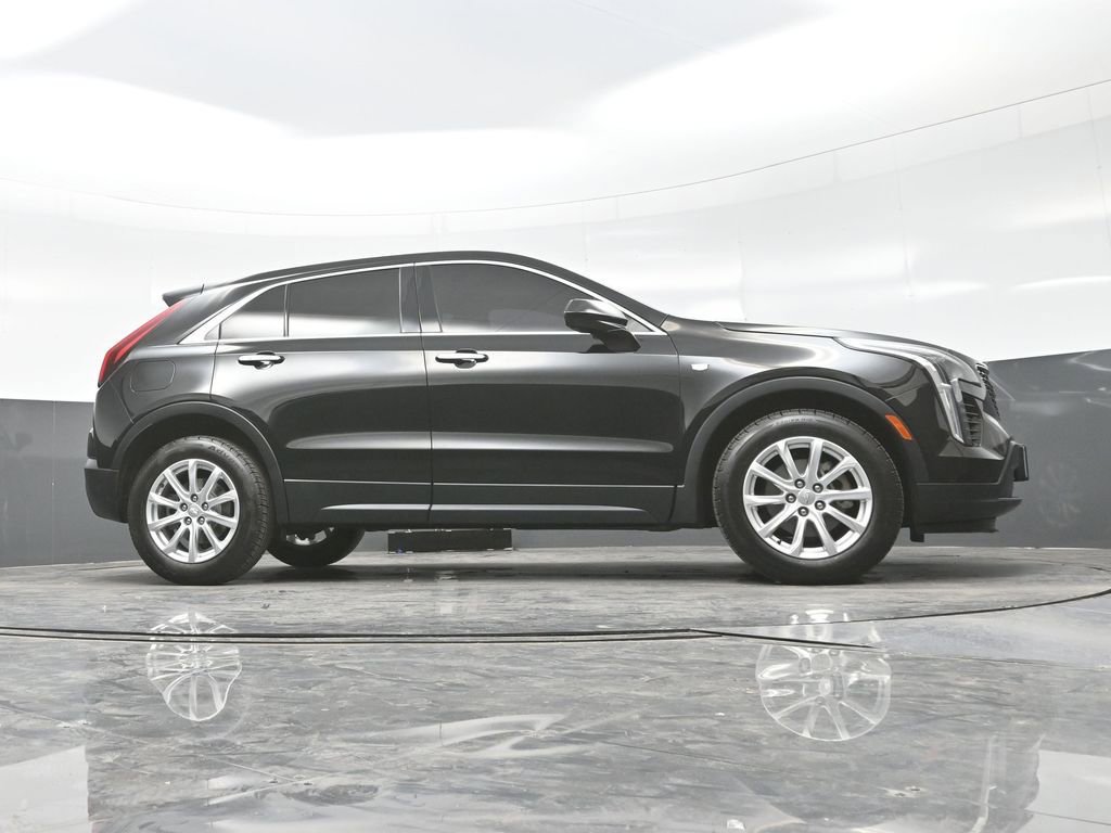 Used 2019 Cadillac XT4 Luxury w/ Cold Weather Package FWD image 31