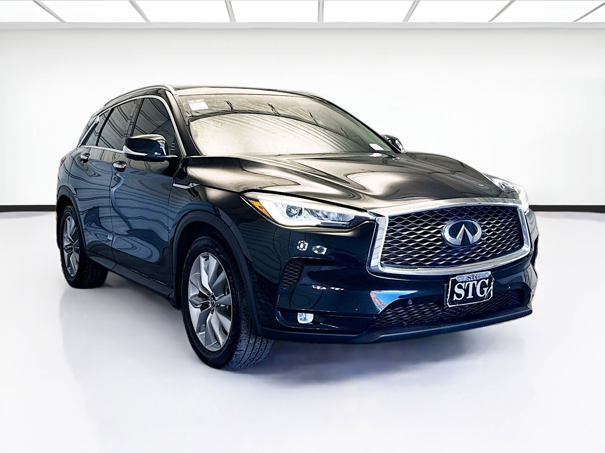 Used 2021 INFINITI QX50 Essential w/ Cargo Package image 3
