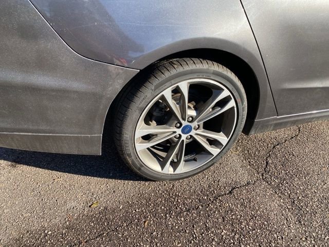 Used 2019 Ford Fusion Titanium image 11
