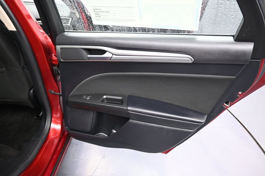 Used 2019 Ford Fusion SE FWD image 19