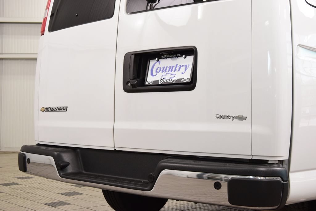Used 2025 Chevrolet Express 3500 LT w/ LT Preferred Equipment Group RWD image 13