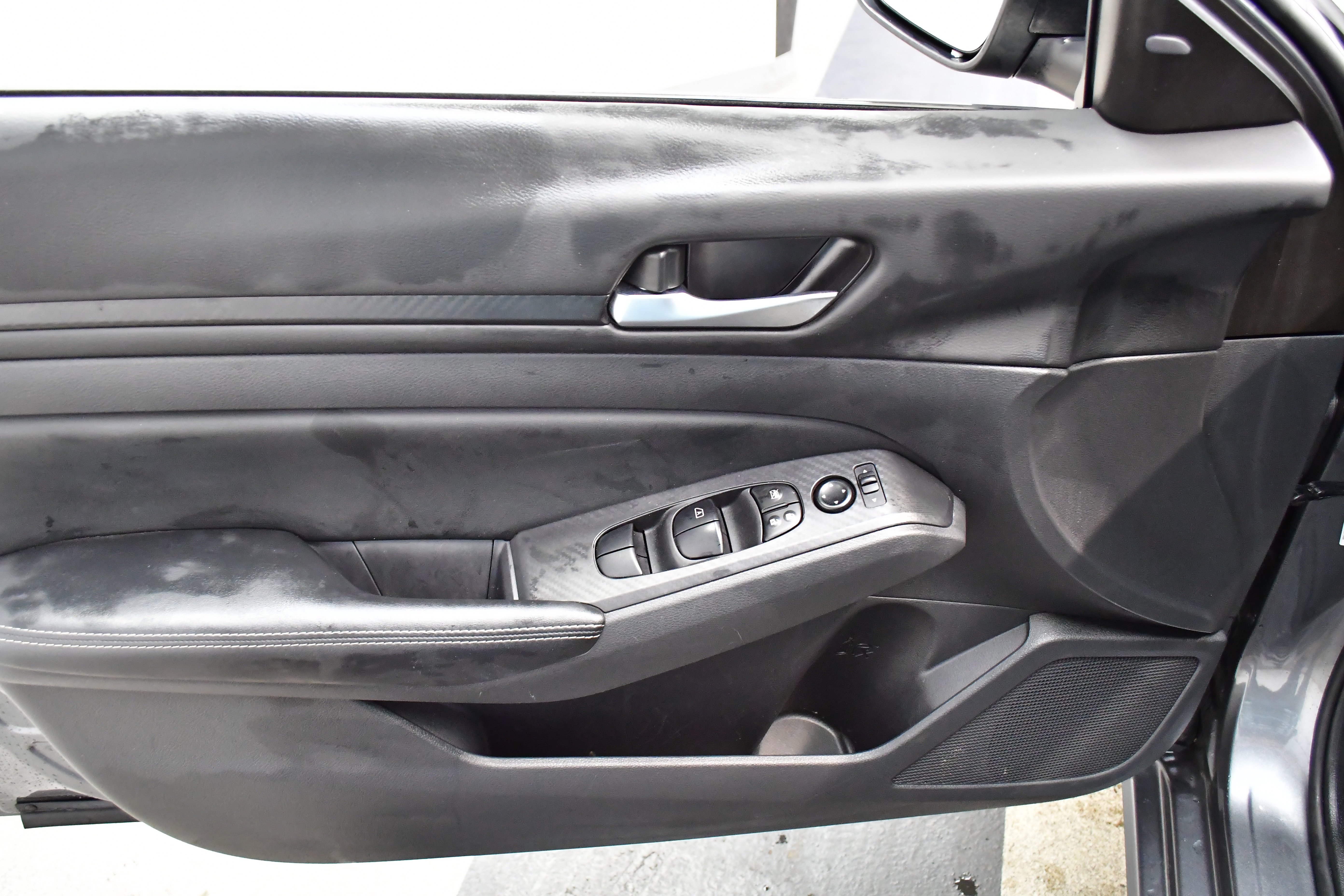 Used 2025 Nissan Altima 2.5 SV image 16