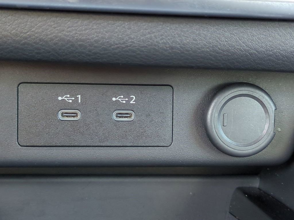 Certified 2025 Nissan Rogue SV image 22