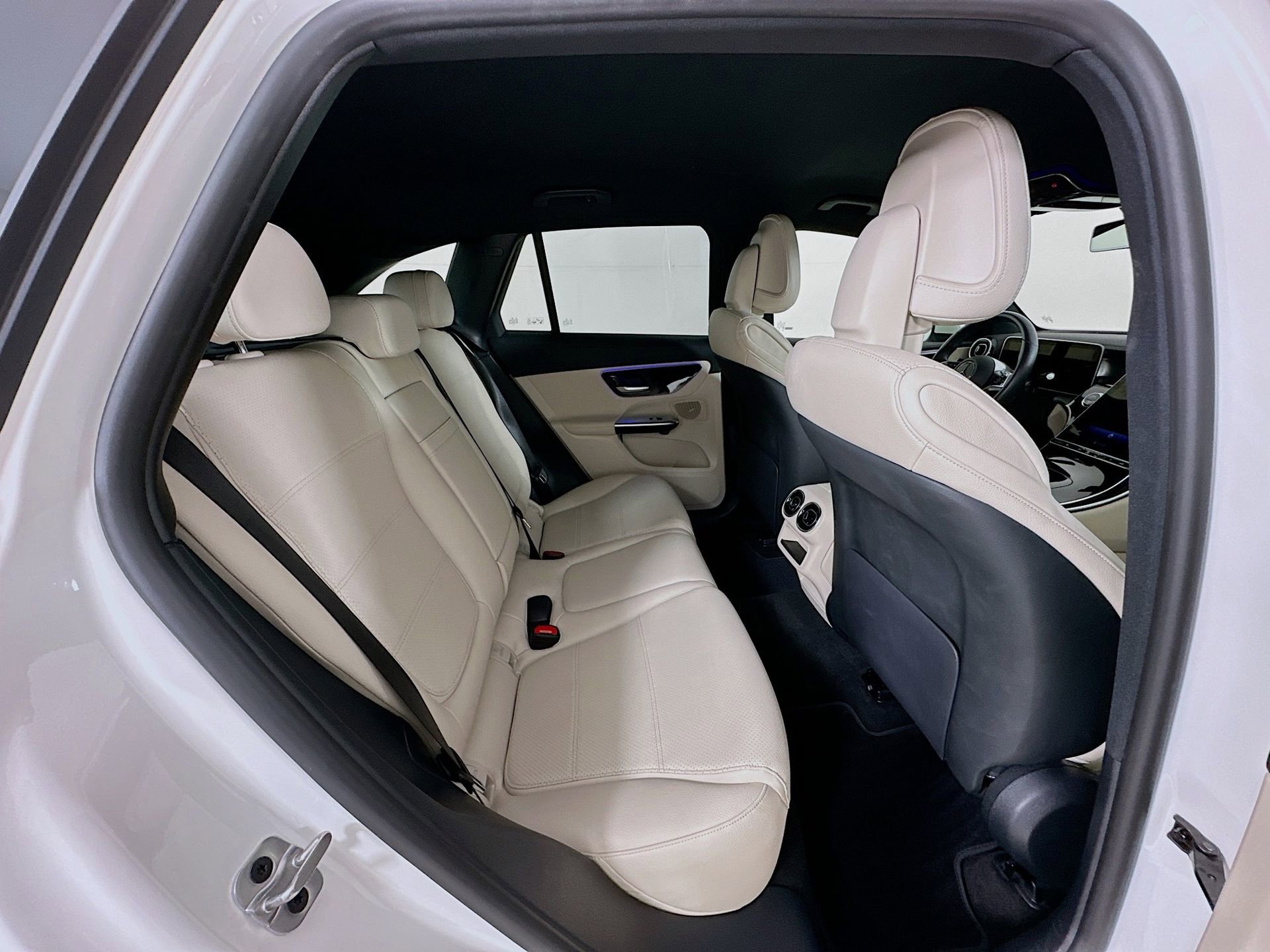 Certified 2025 Mercedes-Benz GLC 300 4MATIC image 28