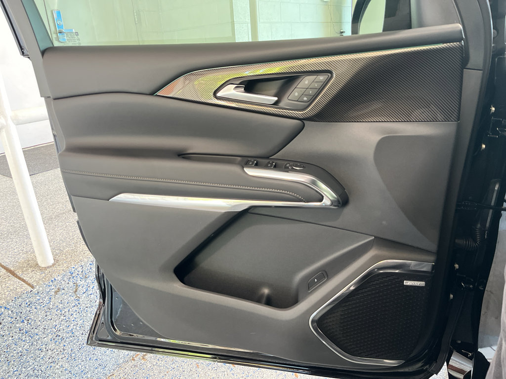 New 2026 Chevrolet Traverse High Country w/ LPO, Floor Liner Package FWD image 28