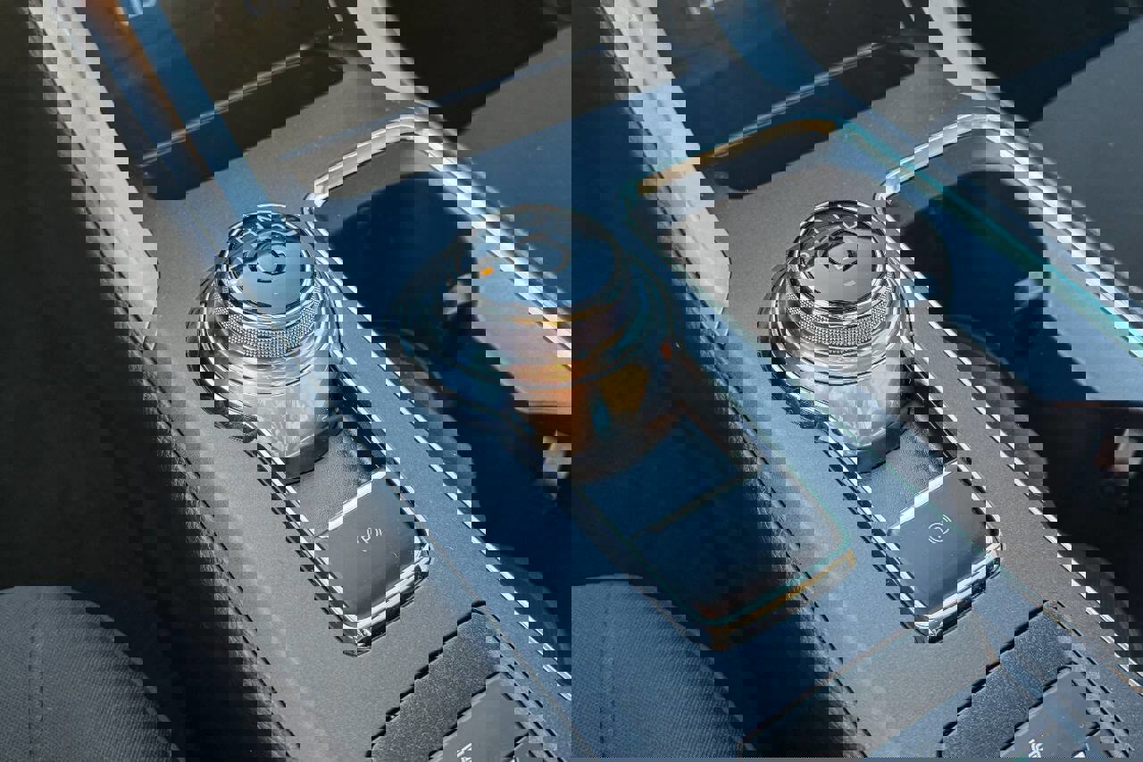 Used 2020 Ford Fusion SE image 29