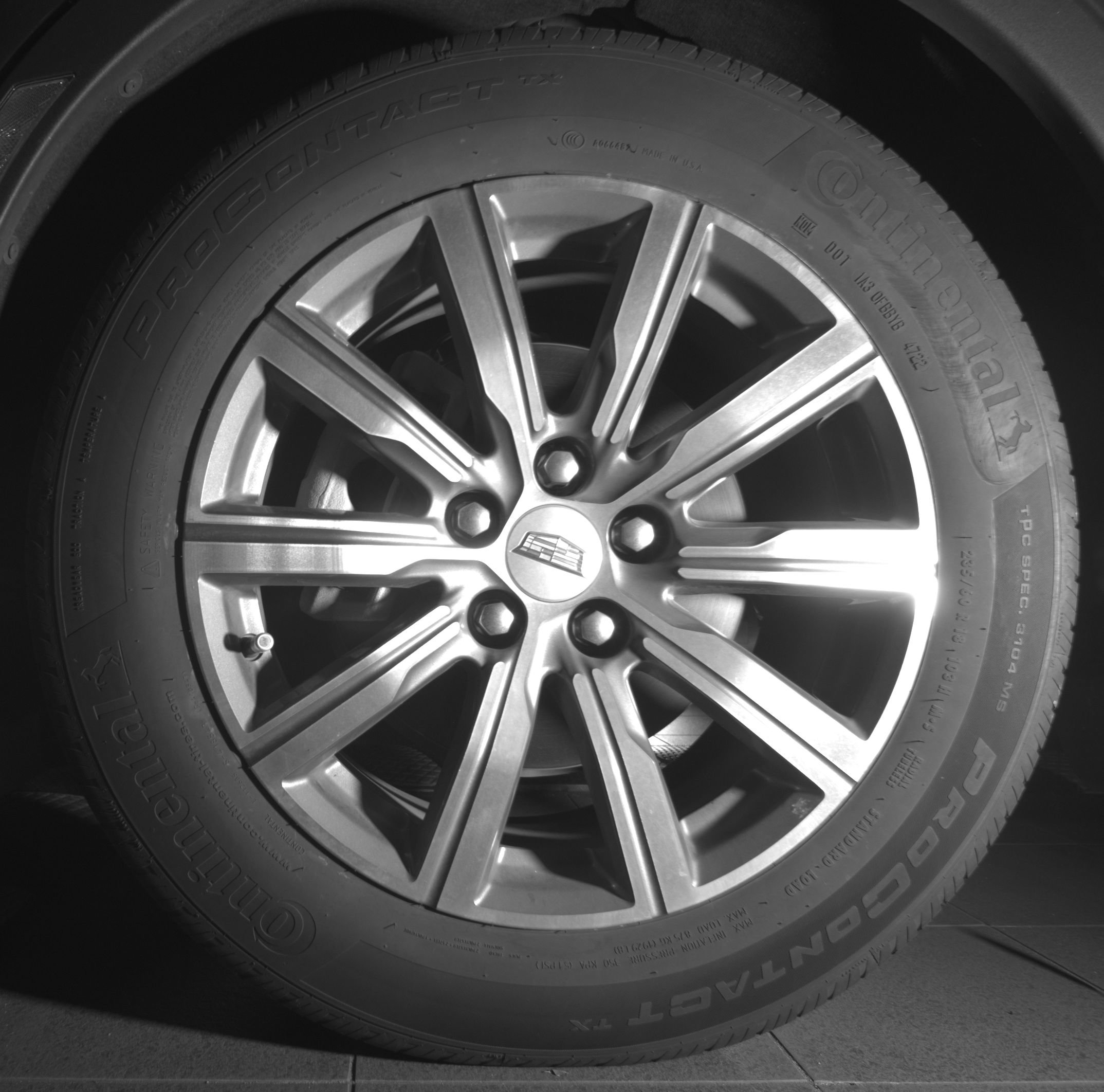 Used 2023 Cadillac XT4 Sport w/ Enhanced Visibility Package FWD image 12
