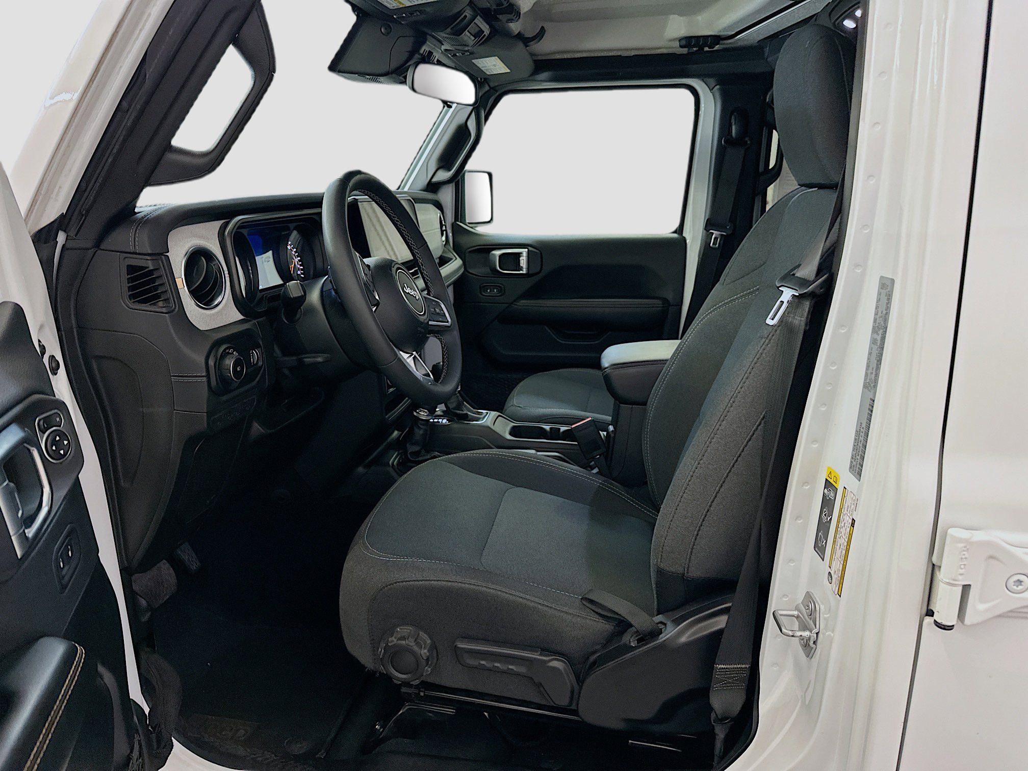 Used 2025 Jeep Wrangler Unlimited Sahara AWD/4WD image 13