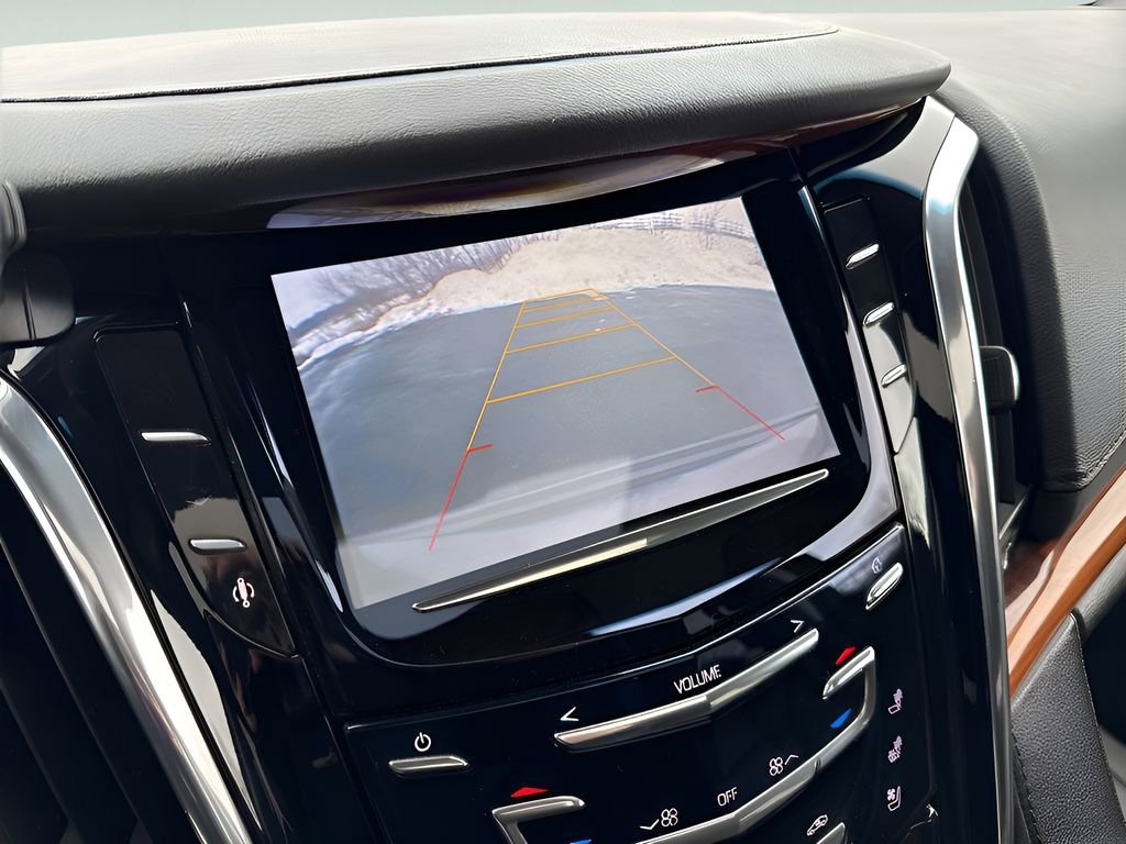 Used 2015 Cadillac Escalade Luxury image 33