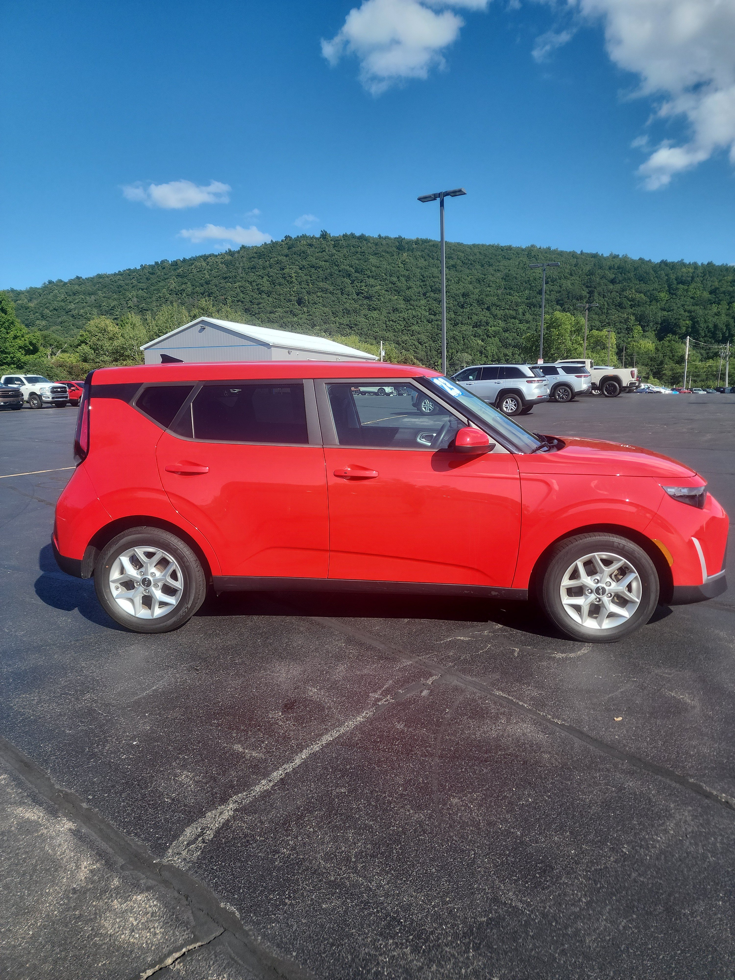 Used 2023 Kia Soul S FWD image 6