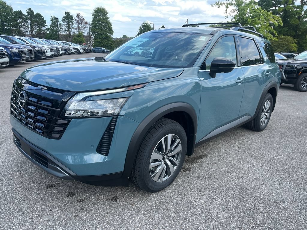New 2026 Nissan Pathfinder SL FWD image 3