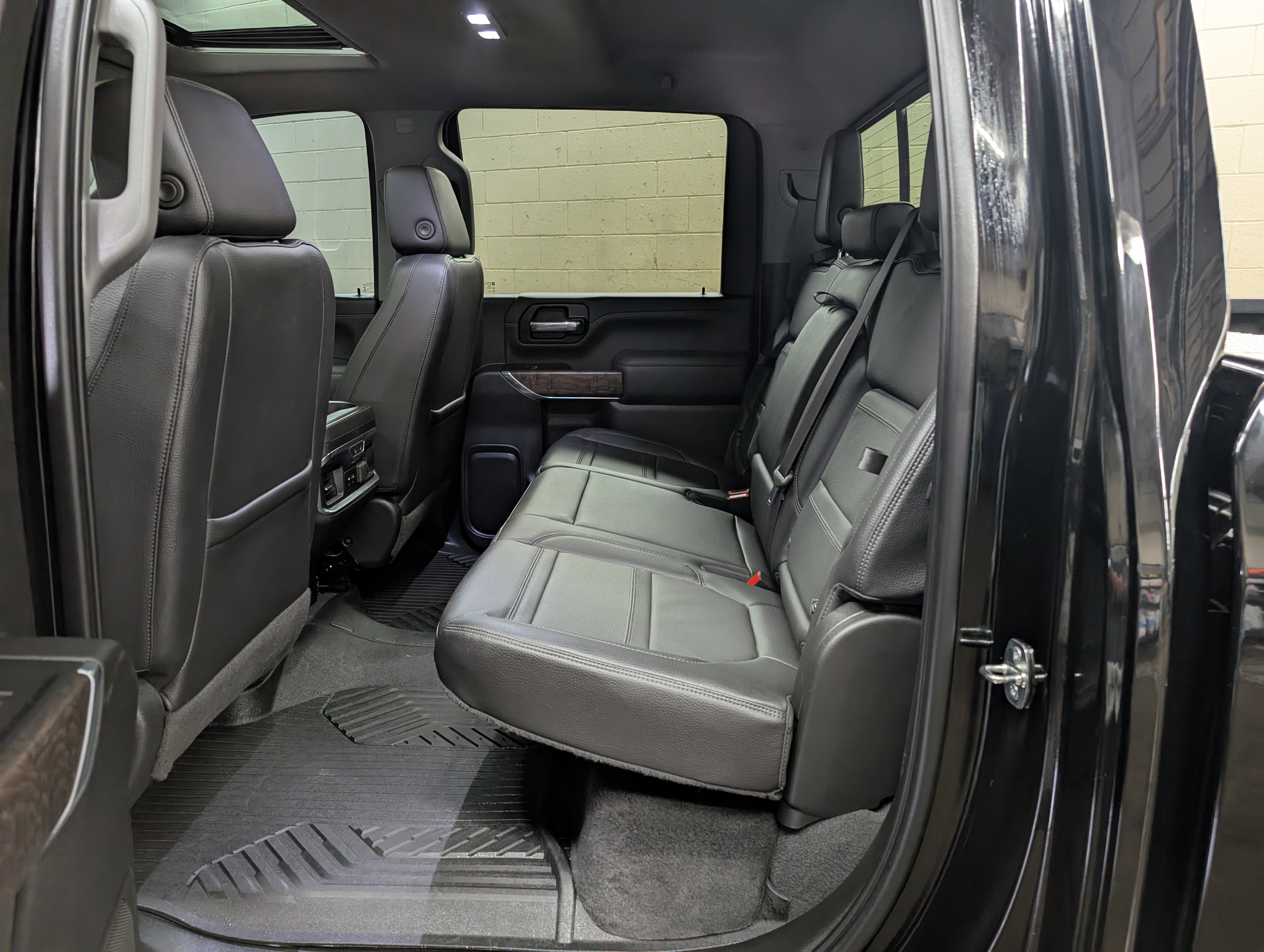 Used 2022 GMC Sierra 3500 Denali image 7