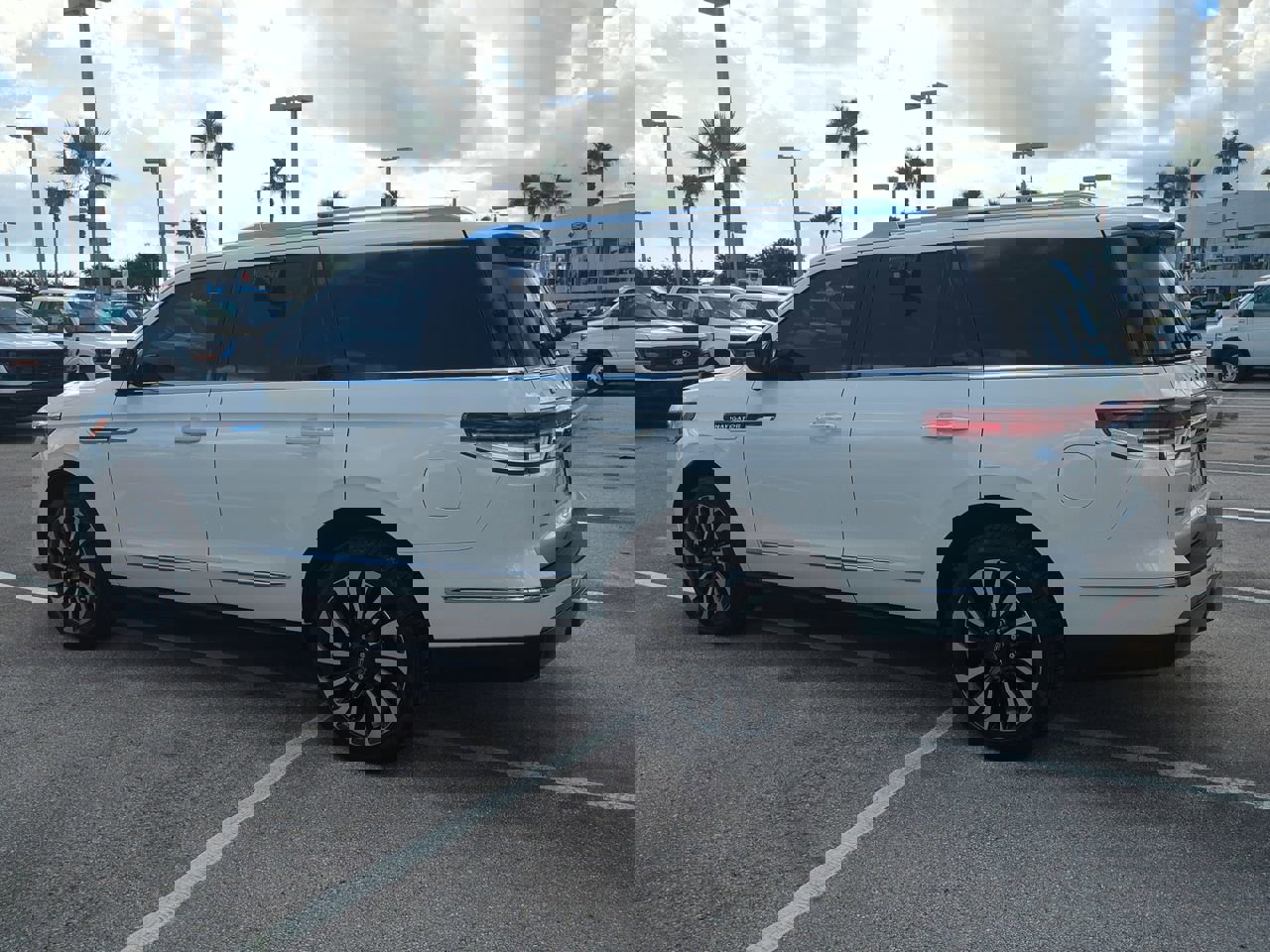 Certified 2023 Lincoln Navigator Black Label image 6