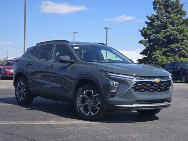 New 2026 Chevrolet Trax LT w/ Driver Confidence Package FWD image 2
