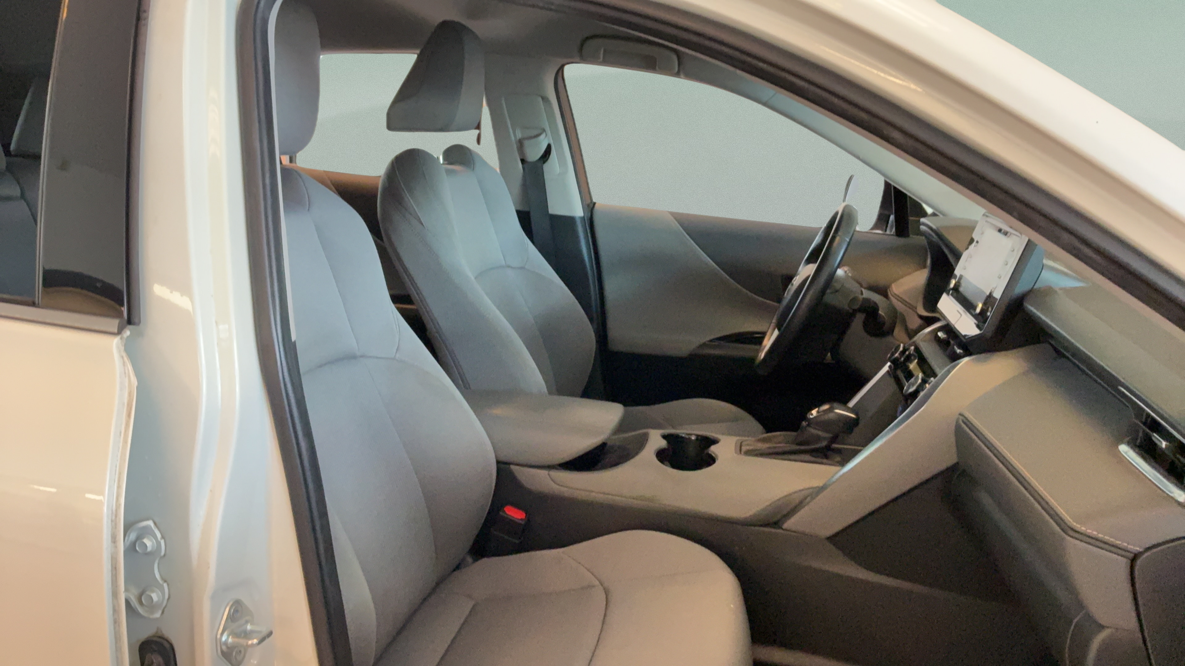 Used 2021 Toyota Venza LE AWD/4WD image 33