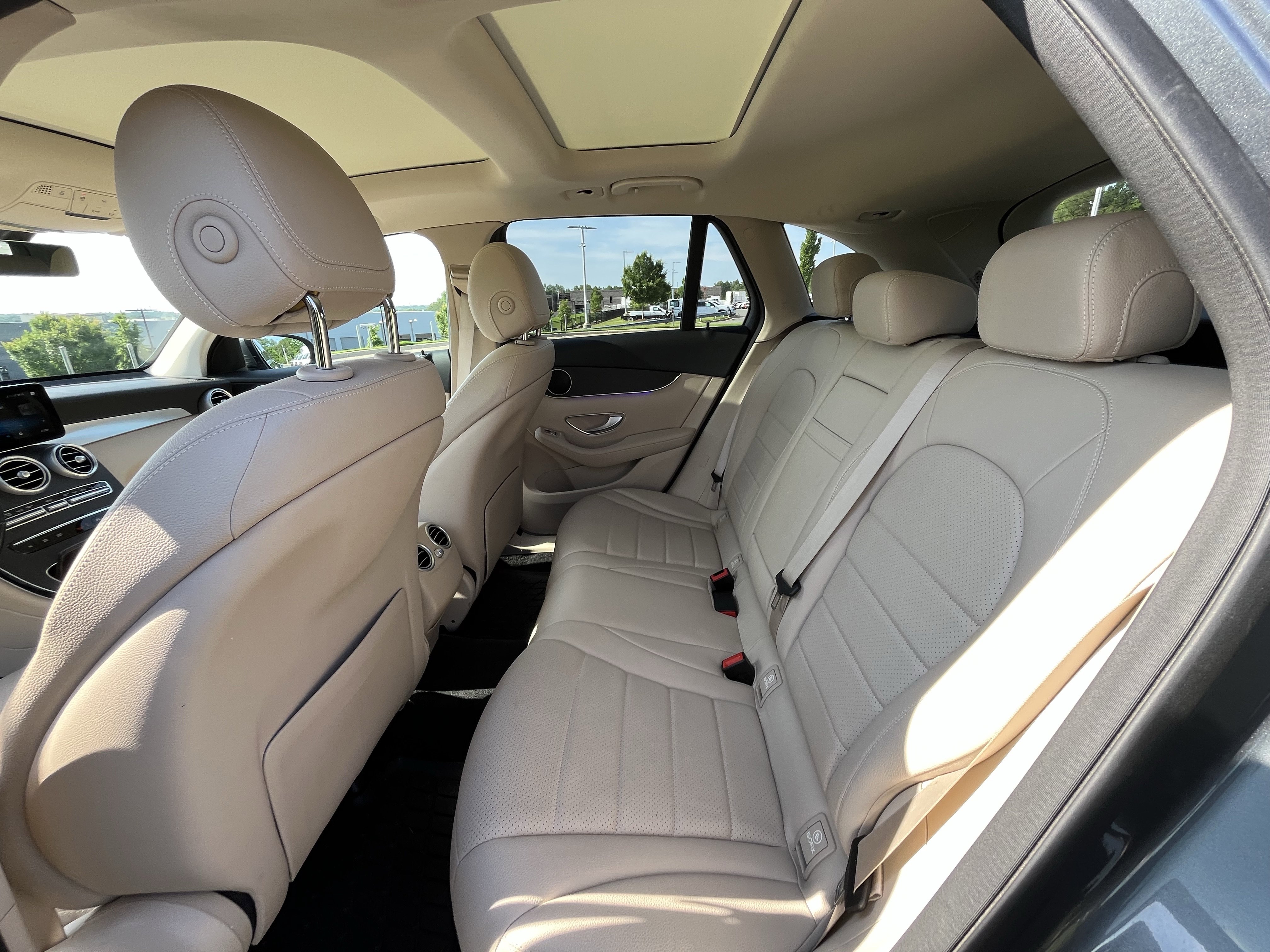 Used 2021 Mercedes-Benz GLC 300 4MATIC image 30