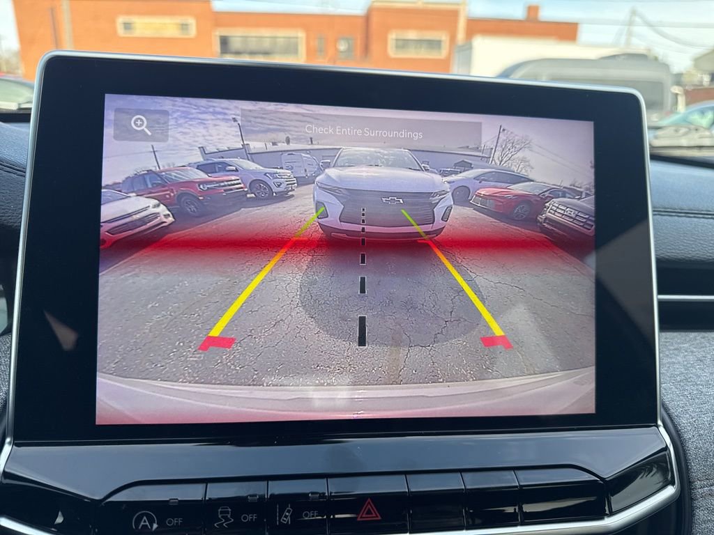 Used 2023 Jeep Compass Latitude AWD/4WD image 6