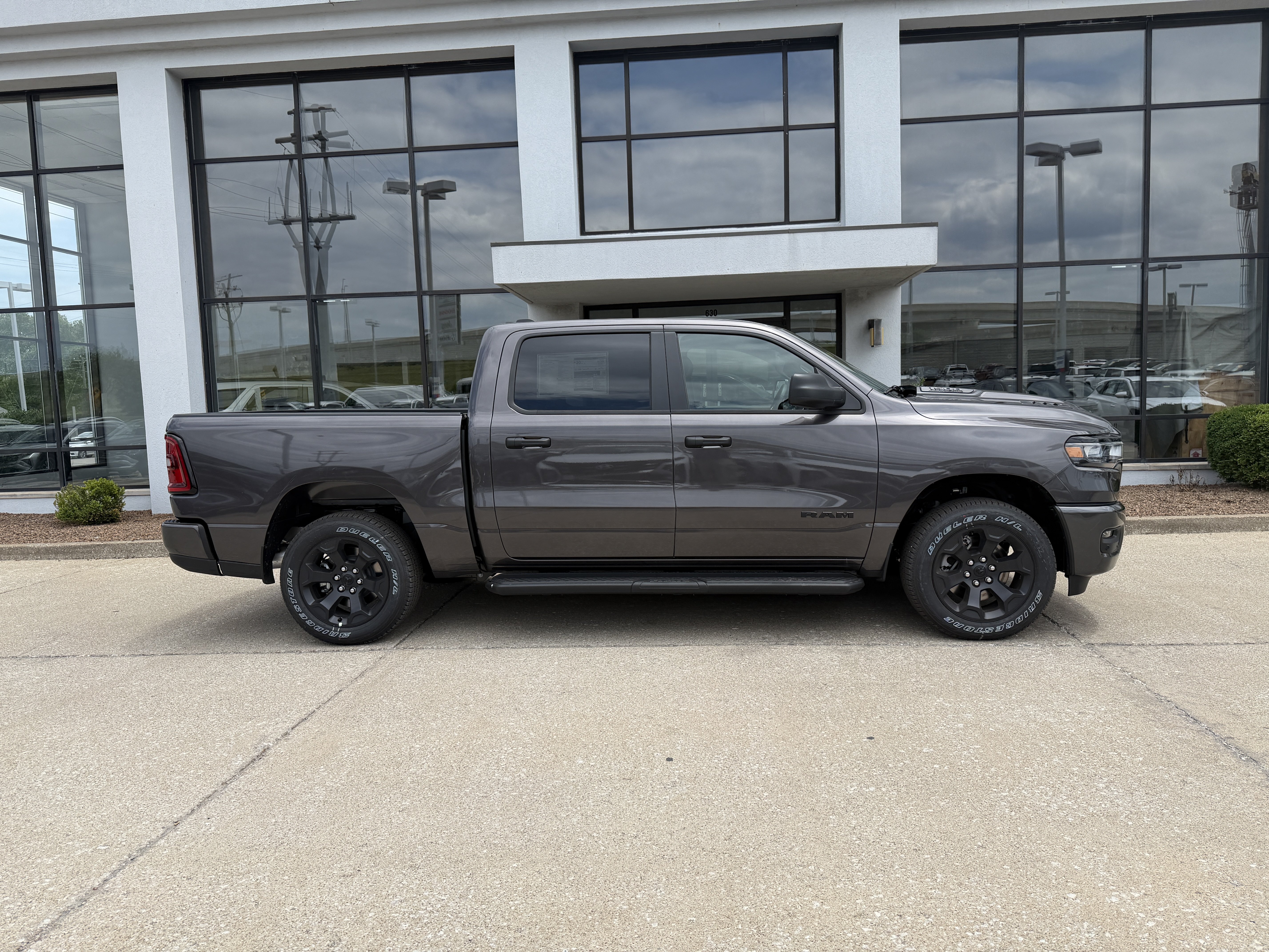 New 2026 RAM 1500 Express AWD/4WD image 3