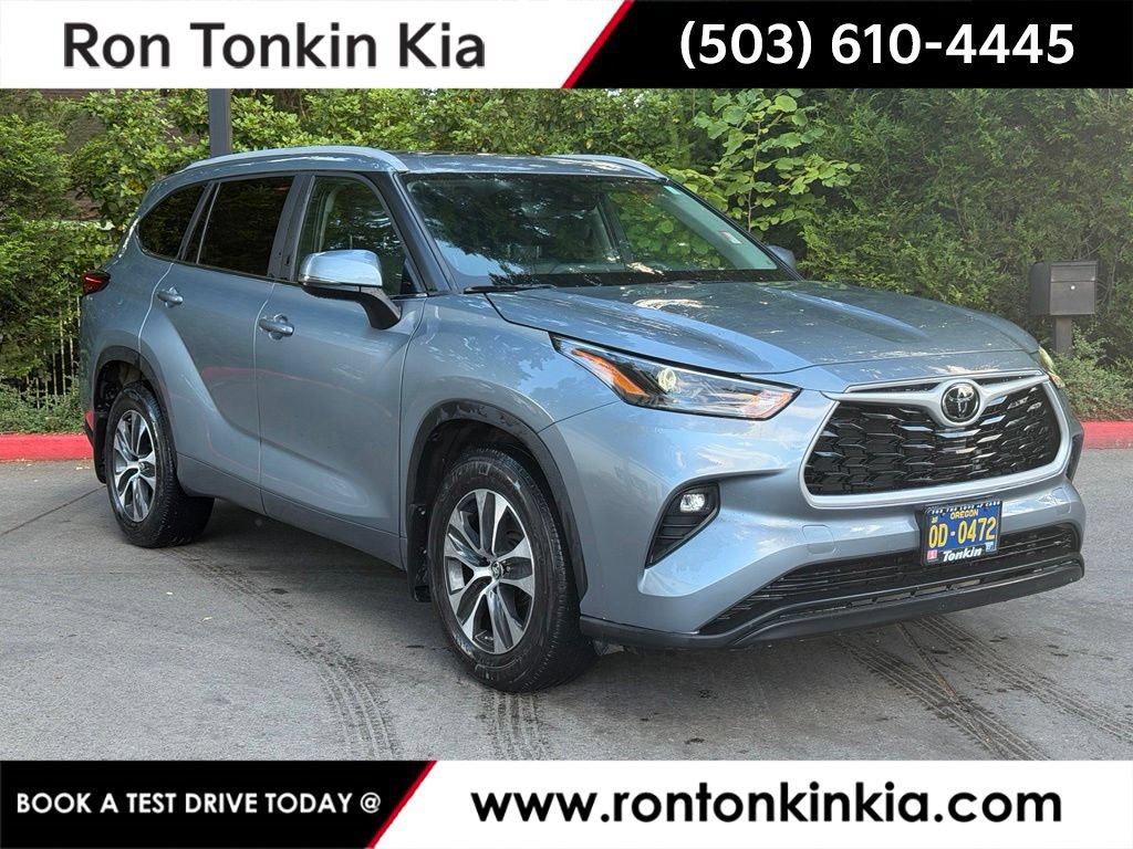 Used 2023 Toyota Highlander XLE