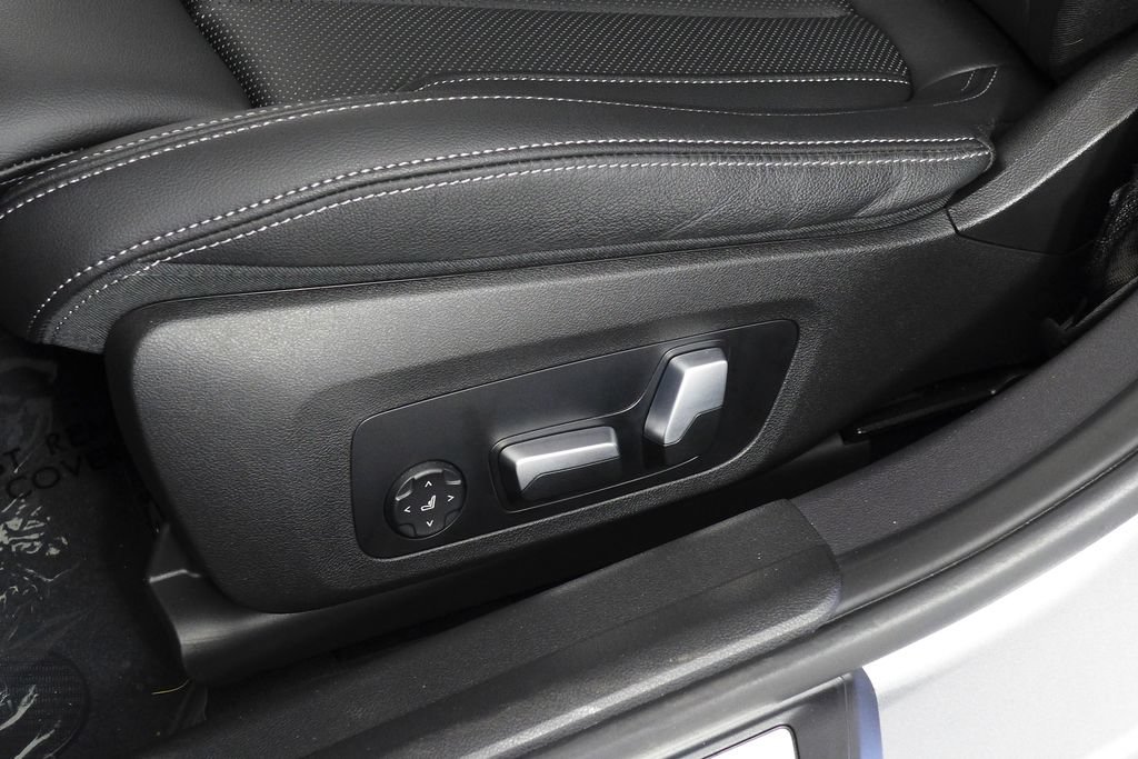 Used 2023 BMW 330i Sedan w/ Premium Package RWD image 23
