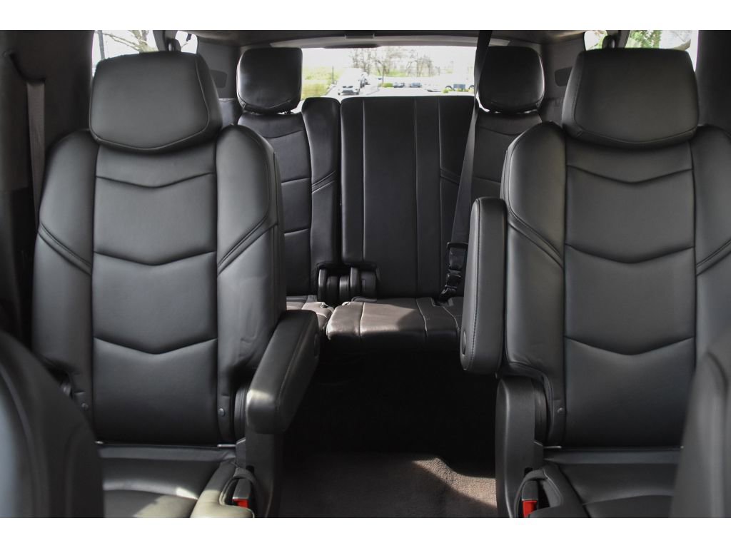 Used 2019 Cadillac Escalade ESV Platinum RWD image 18