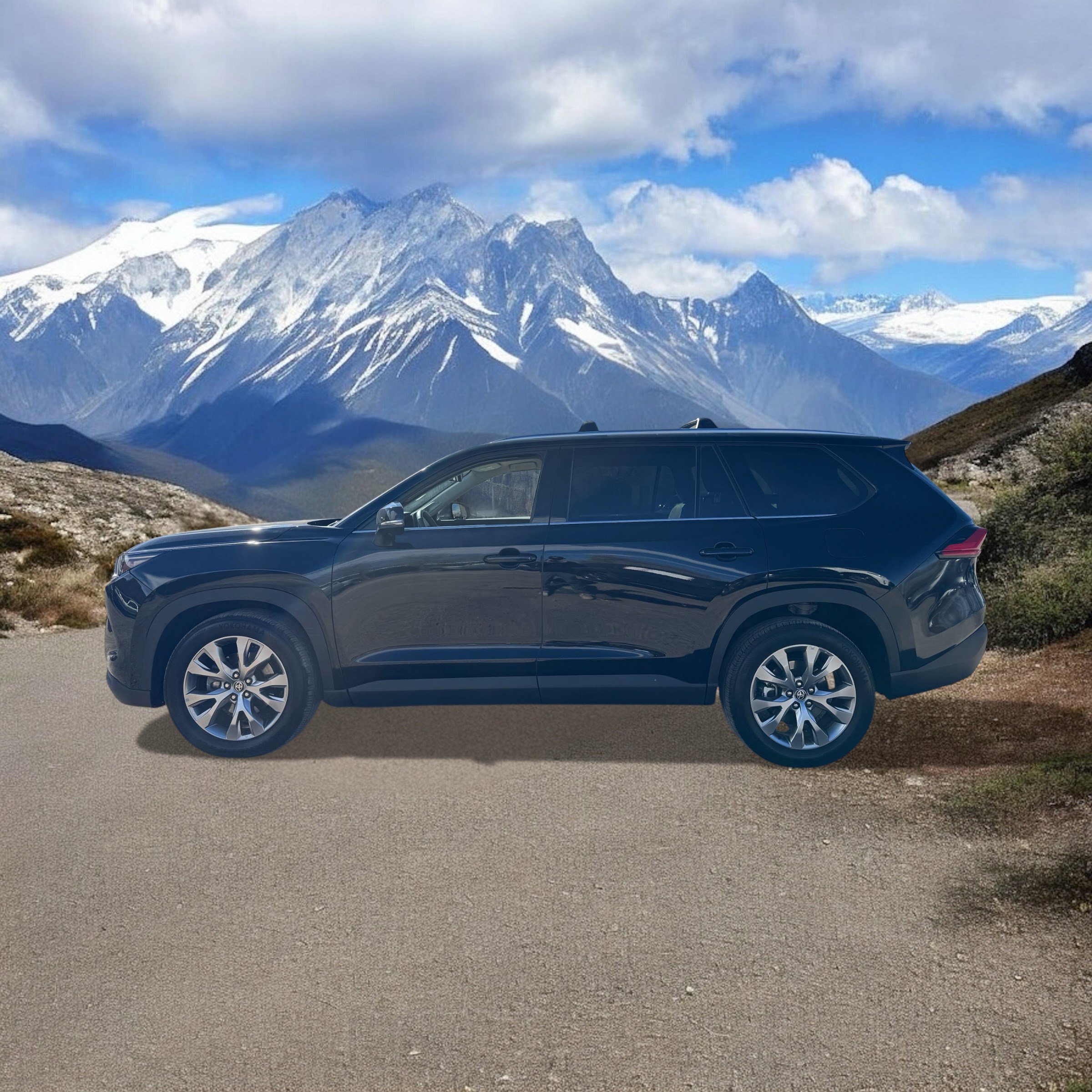 Used 2024 Toyota Grand Highlander AWD image 2