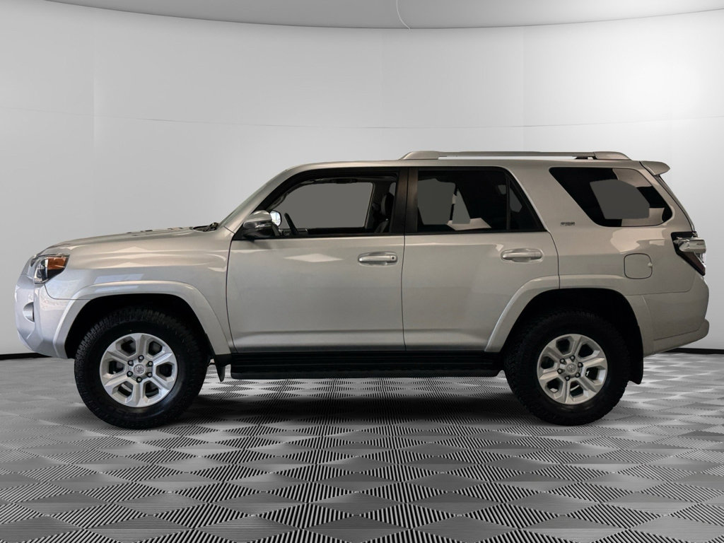 Used 2016 Toyota 4Runner SR5 Premium image 5
