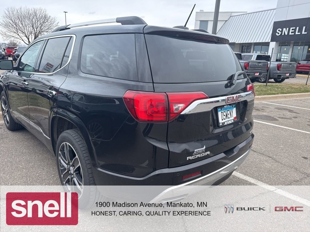 Used 2017 GMC Acadia Denali w/ Technology Package image 2