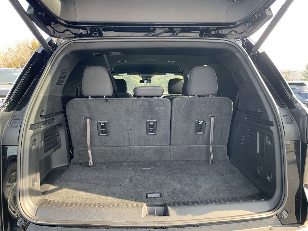 Used 2025 Chevrolet Traverse LT image 20