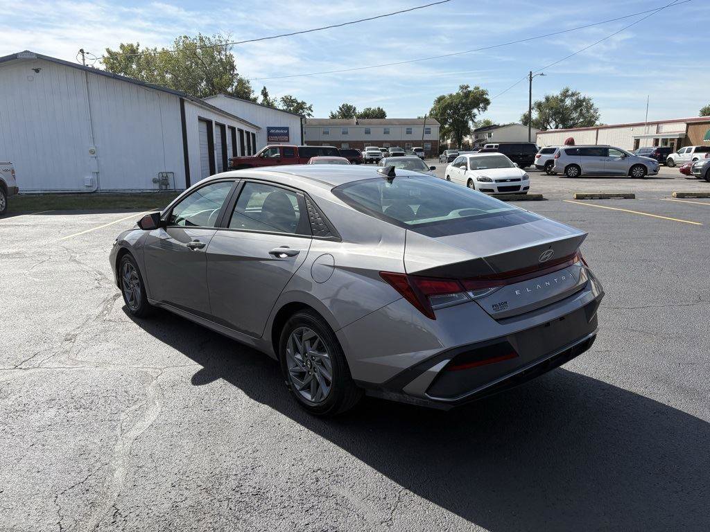 Used 2024 Hyundai Elantra SEL image 22