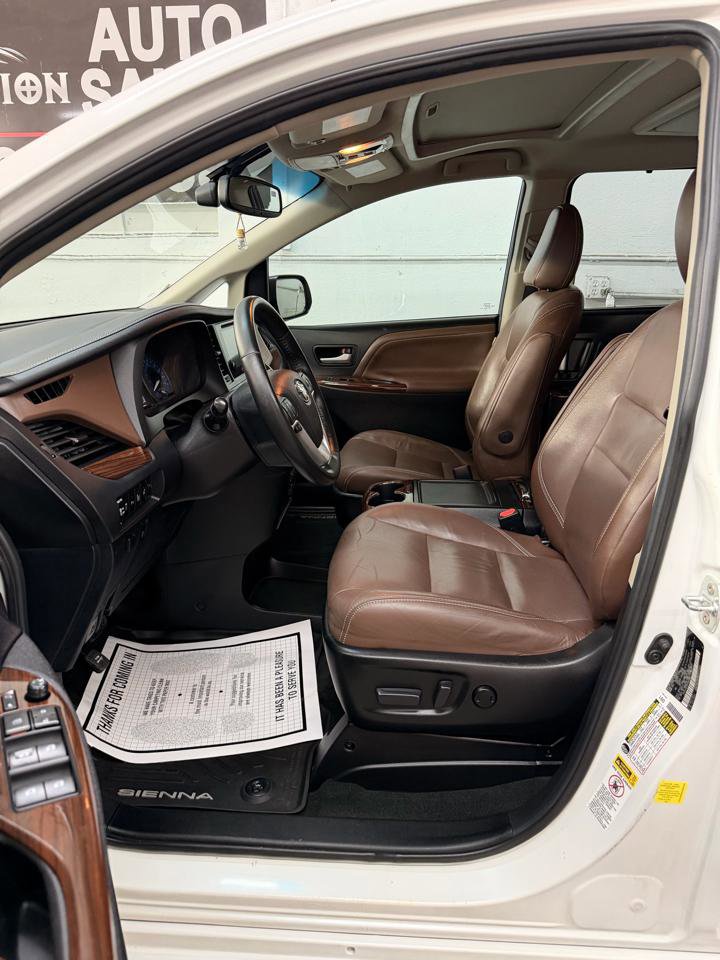 Used 2017 Toyota Sienna Limited Premium w/ Advanced Technology Package FWD image 14