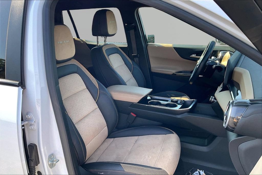 Used 2025 Chevrolet Equinox ACTIV w/ Safety and Technology Package AWD/4WD image 31