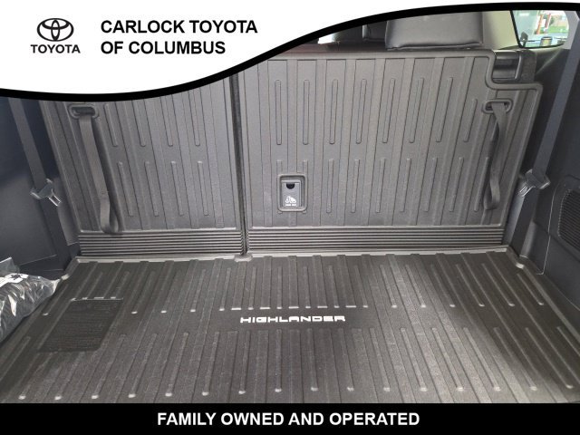 New 2026 Toyota Highlander AWD image 17