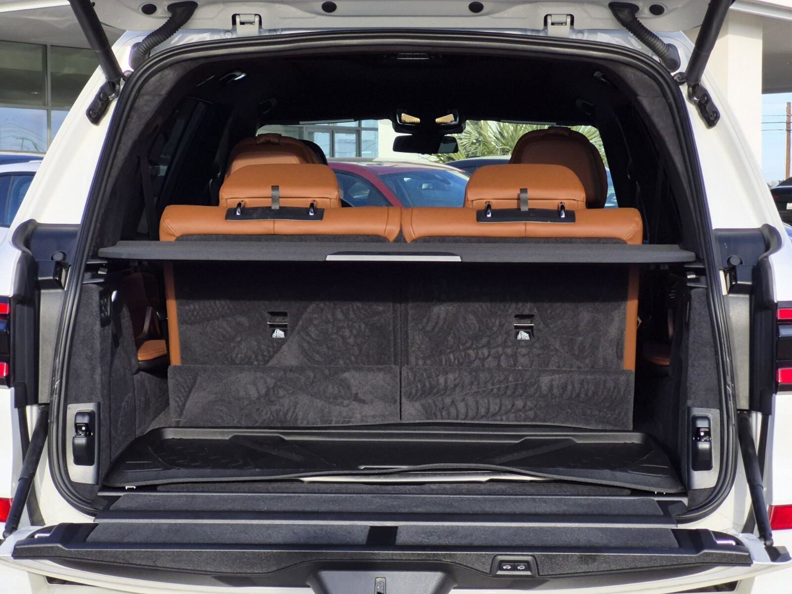 Certified 2025 BMW X7 M60i w/ Climate Comfort Package image 8