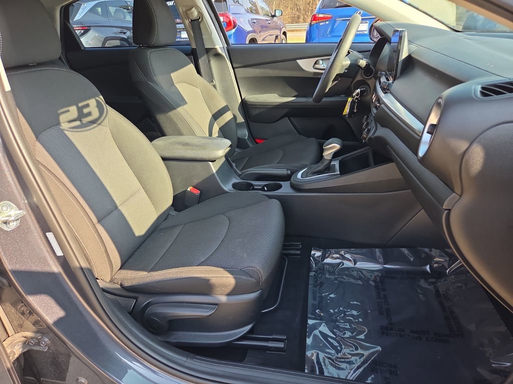 Used 2023 Kia Forte LXS image 18