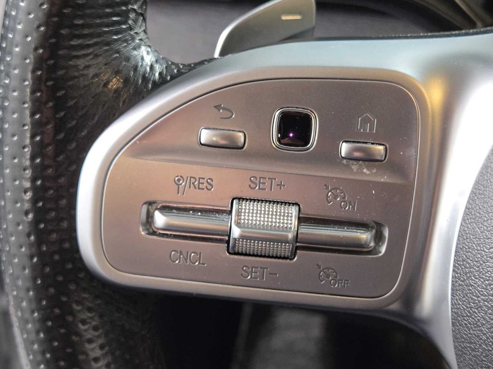 Used 2020 Mercedes-Benz GLE 350 4MATIC image 26