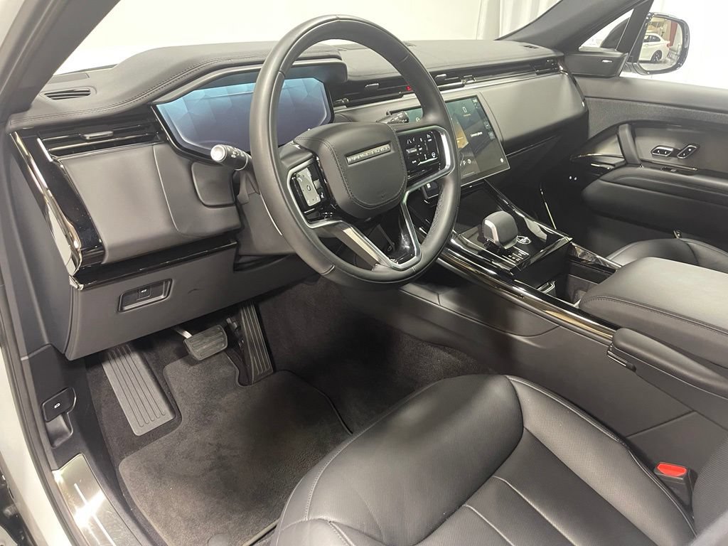 Used 2025 Land Rover Range Rover Sport SE AWD/4WD image 21