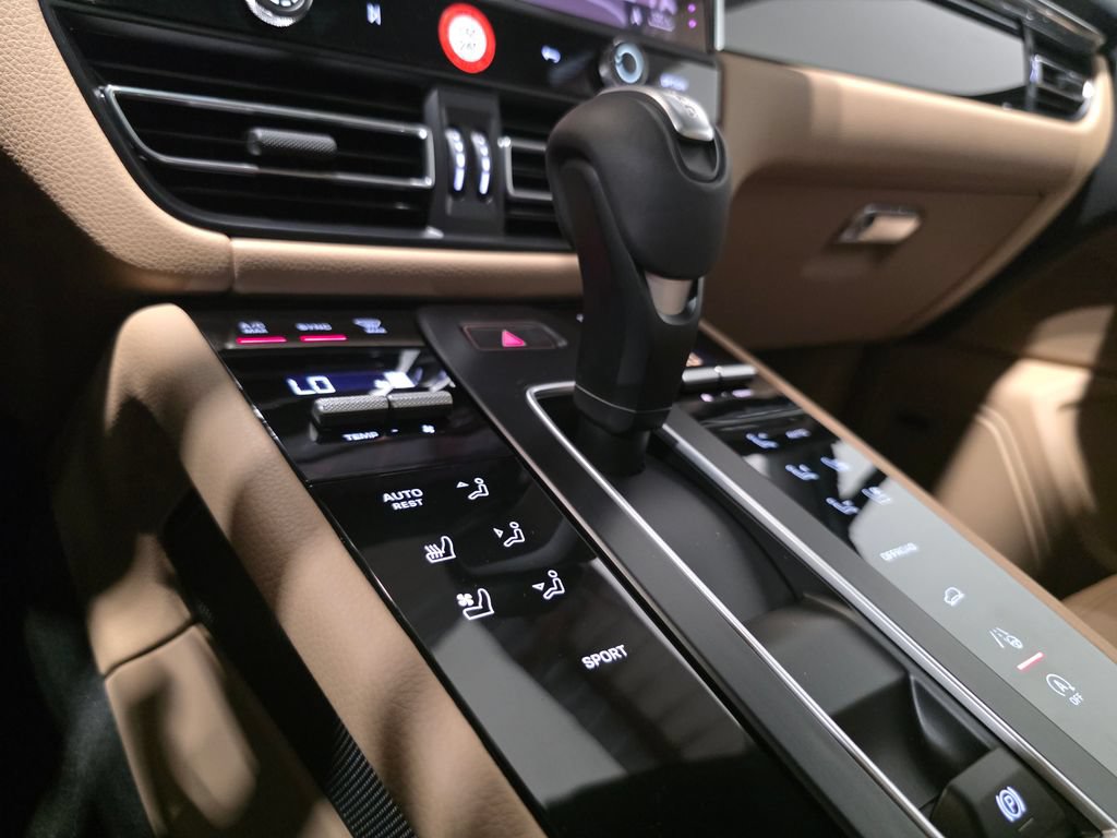 New 2026 Porsche Macan AWD/4WD image 27
