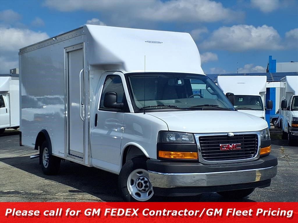 New 2025 GMC Savana 3500 w/ Power Convenience Package
