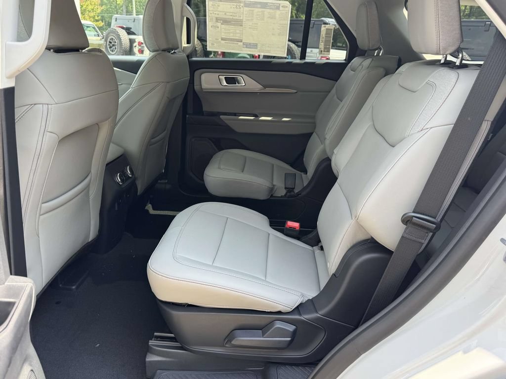 New 2026 Ford Explorer Active w/ Active Comfort Package AWD/4WD image 17